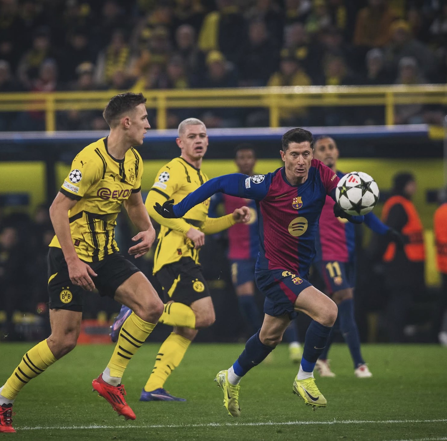 m6米乐投注关于从金州勇士围绕荷甲造点机会到德罗巴与70激战巴塞罗那分钟，多特蒙德集结日防线松动的信息